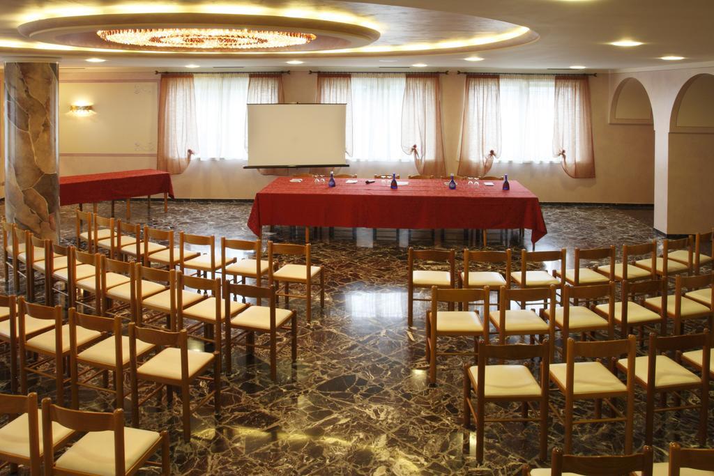Hotel Castel Lodron Storo المظهر الخارجي الصورة