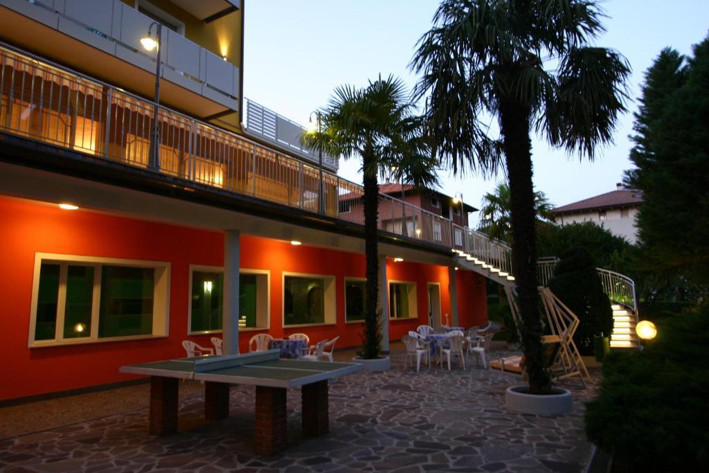 Hotel Castel Lodron Storo المظهر الخارجي الصورة