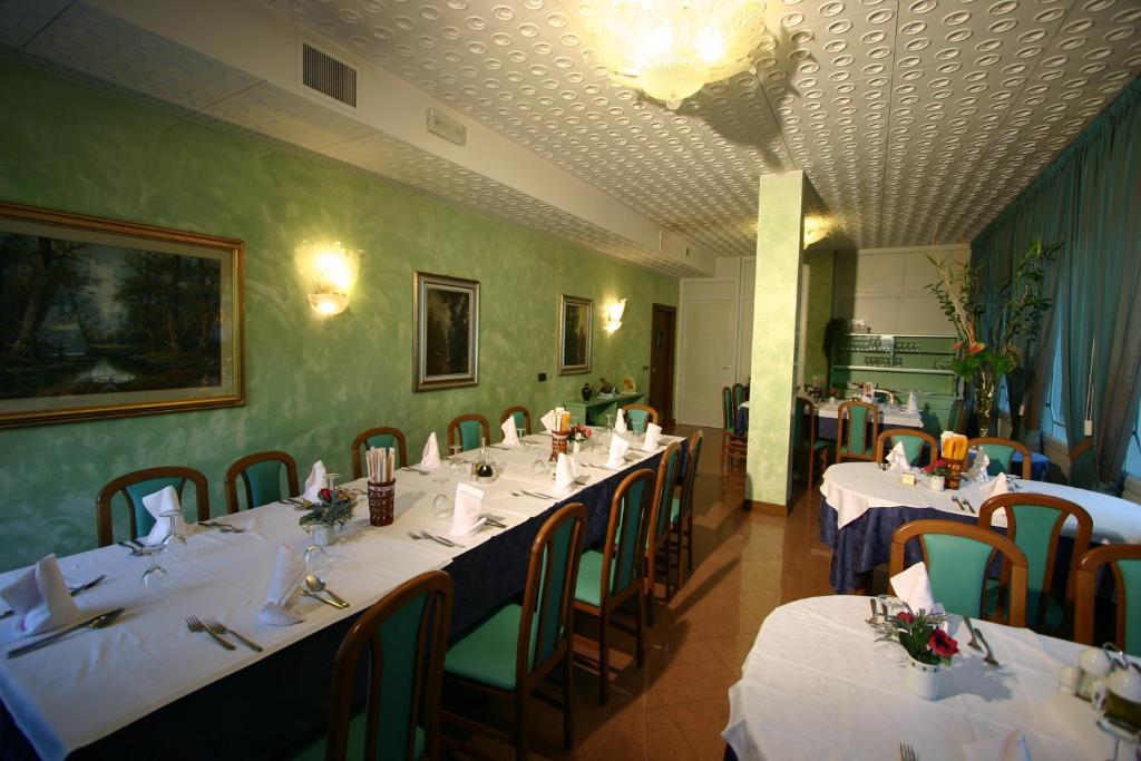 Hotel Castel Lodron Storo المظهر الخارجي الصورة
