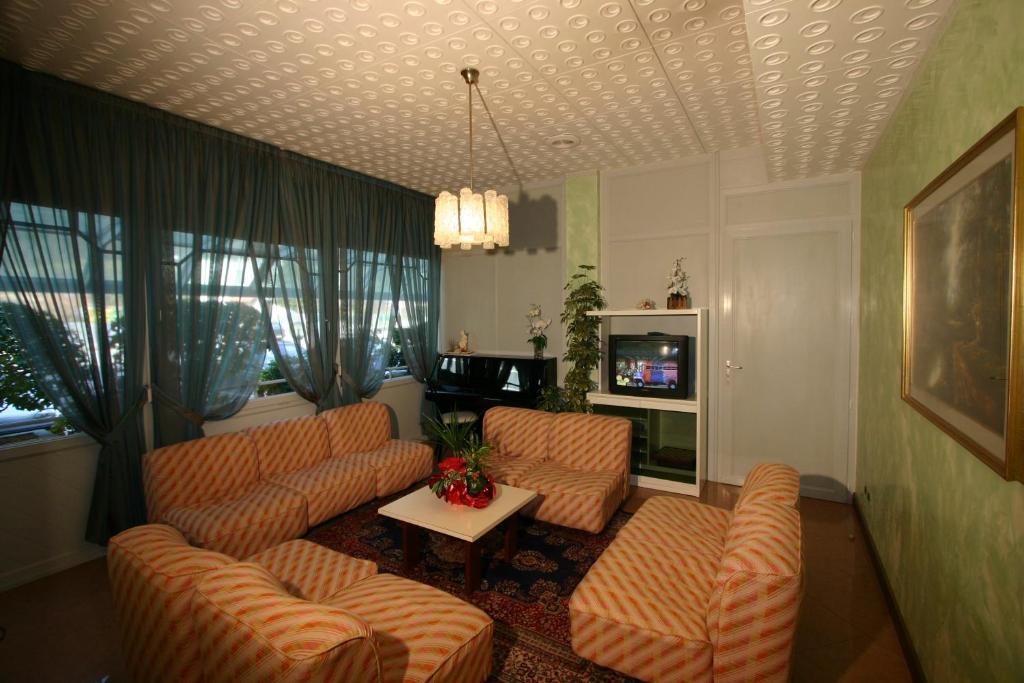 Hotel Castel Lodron Storo المظهر الخارجي الصورة