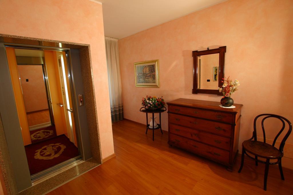 Hotel Castel Lodron Storo المظهر الخارجي الصورة